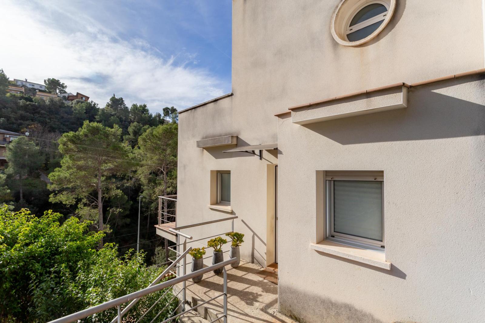 Chalet for Sale in Vallirana