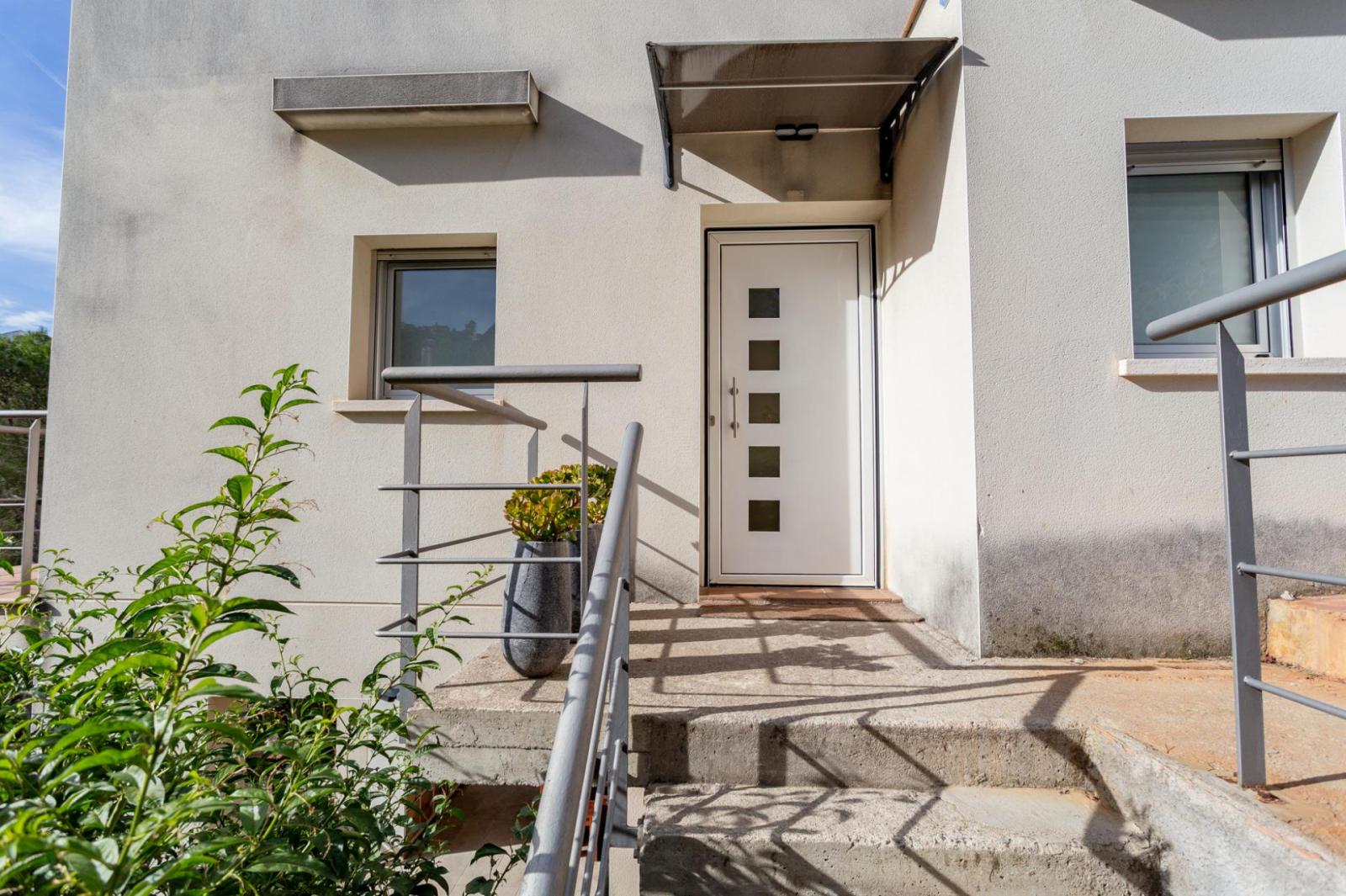 Chalet for Sale in Vallirana