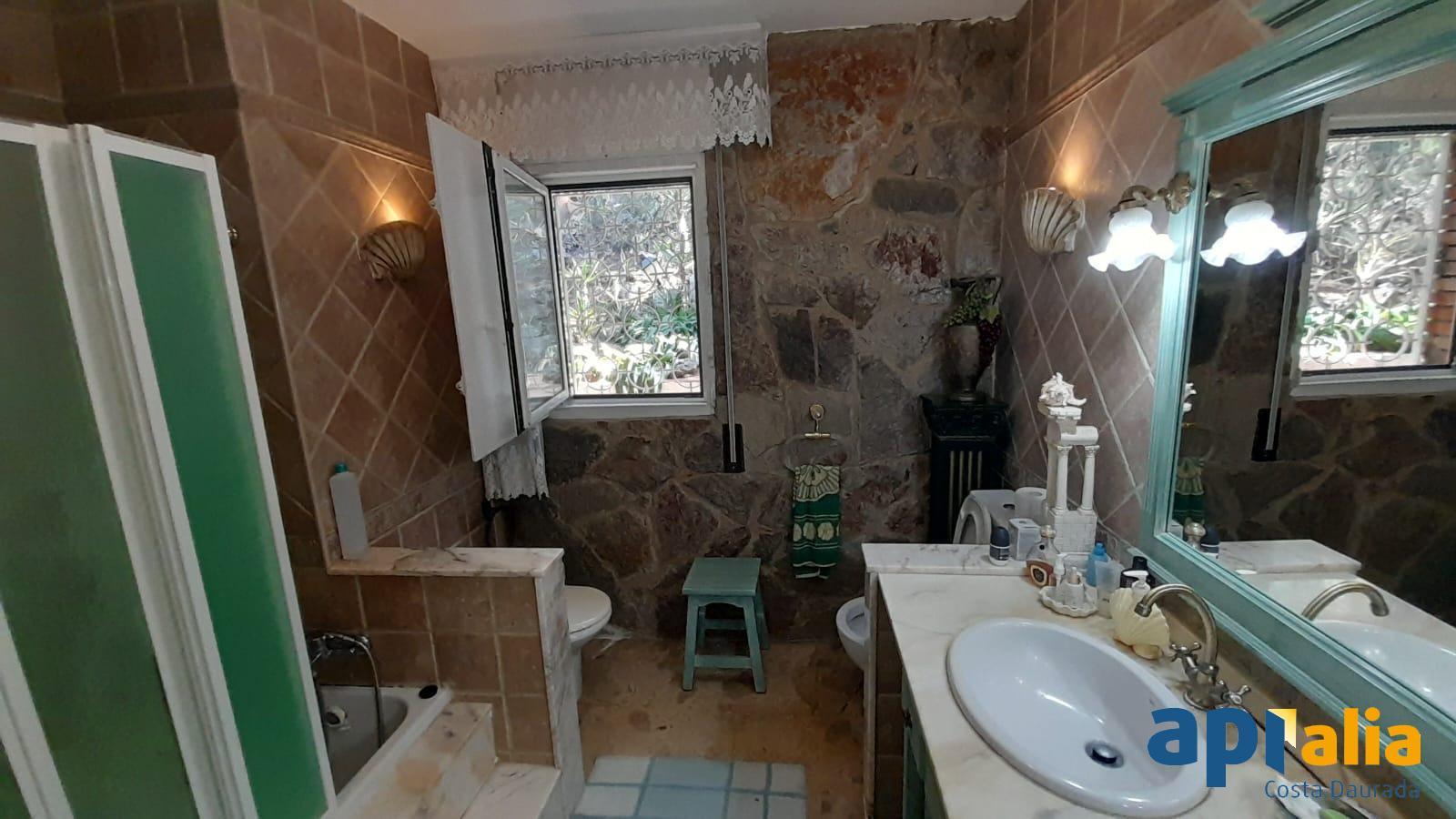 Chalet for Sale in Salou