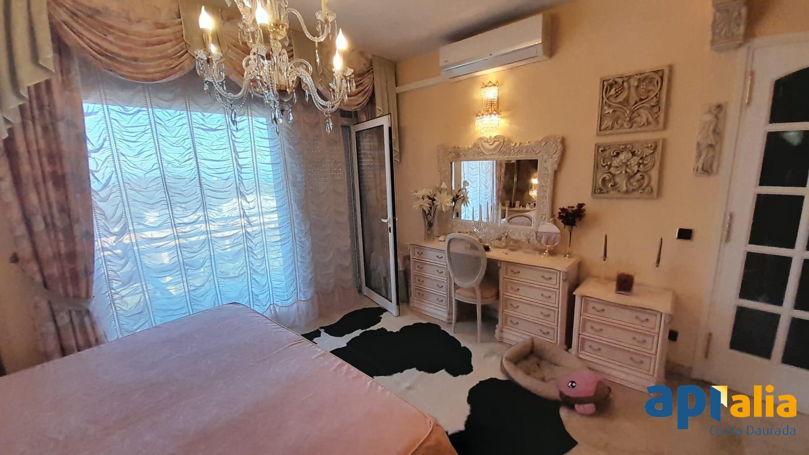 Chalet for Sale in Salou