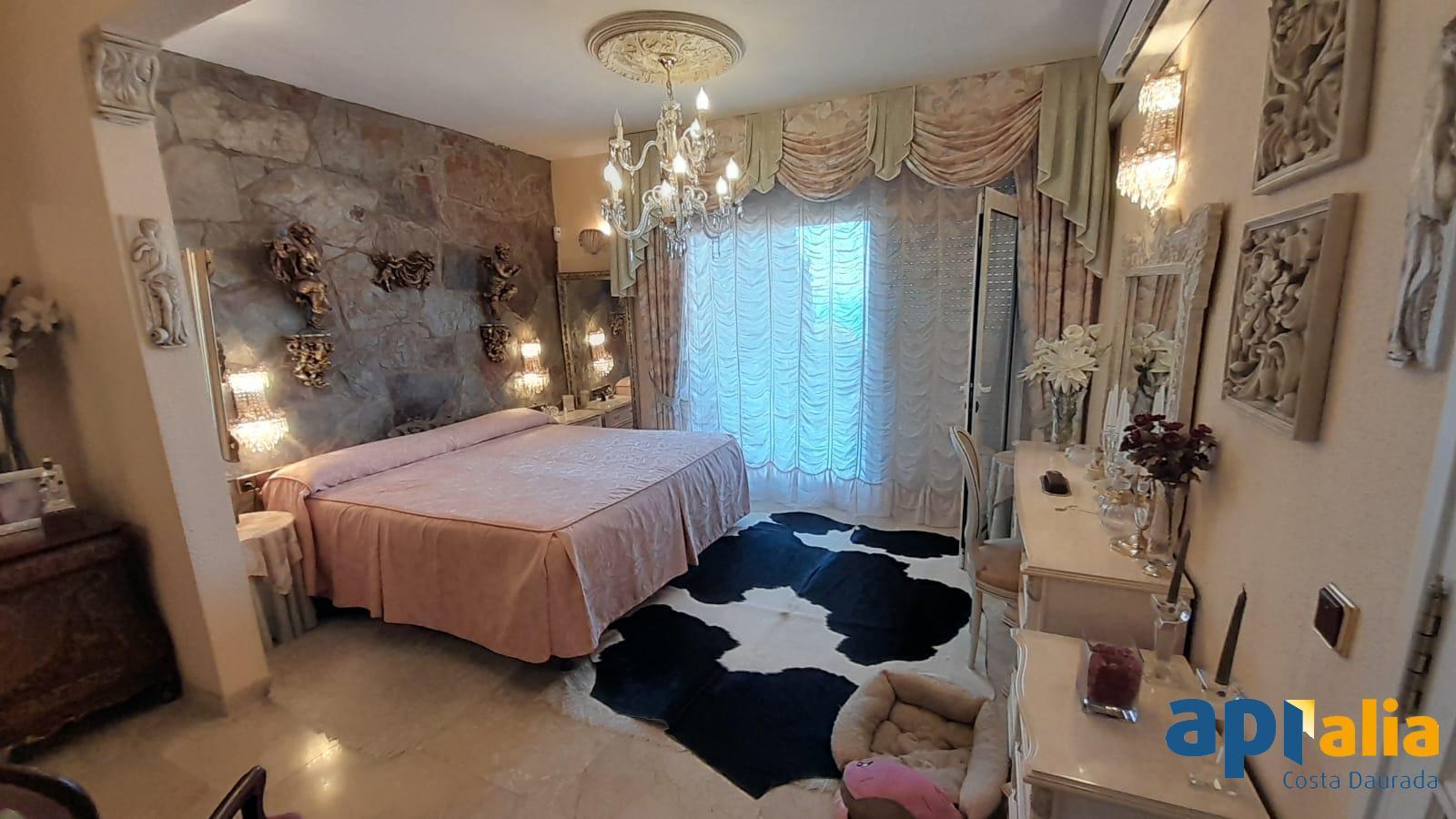 Chalet for Sale in Salou