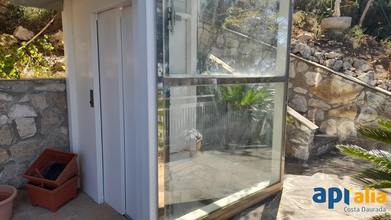 Chalet for Sale in Salou