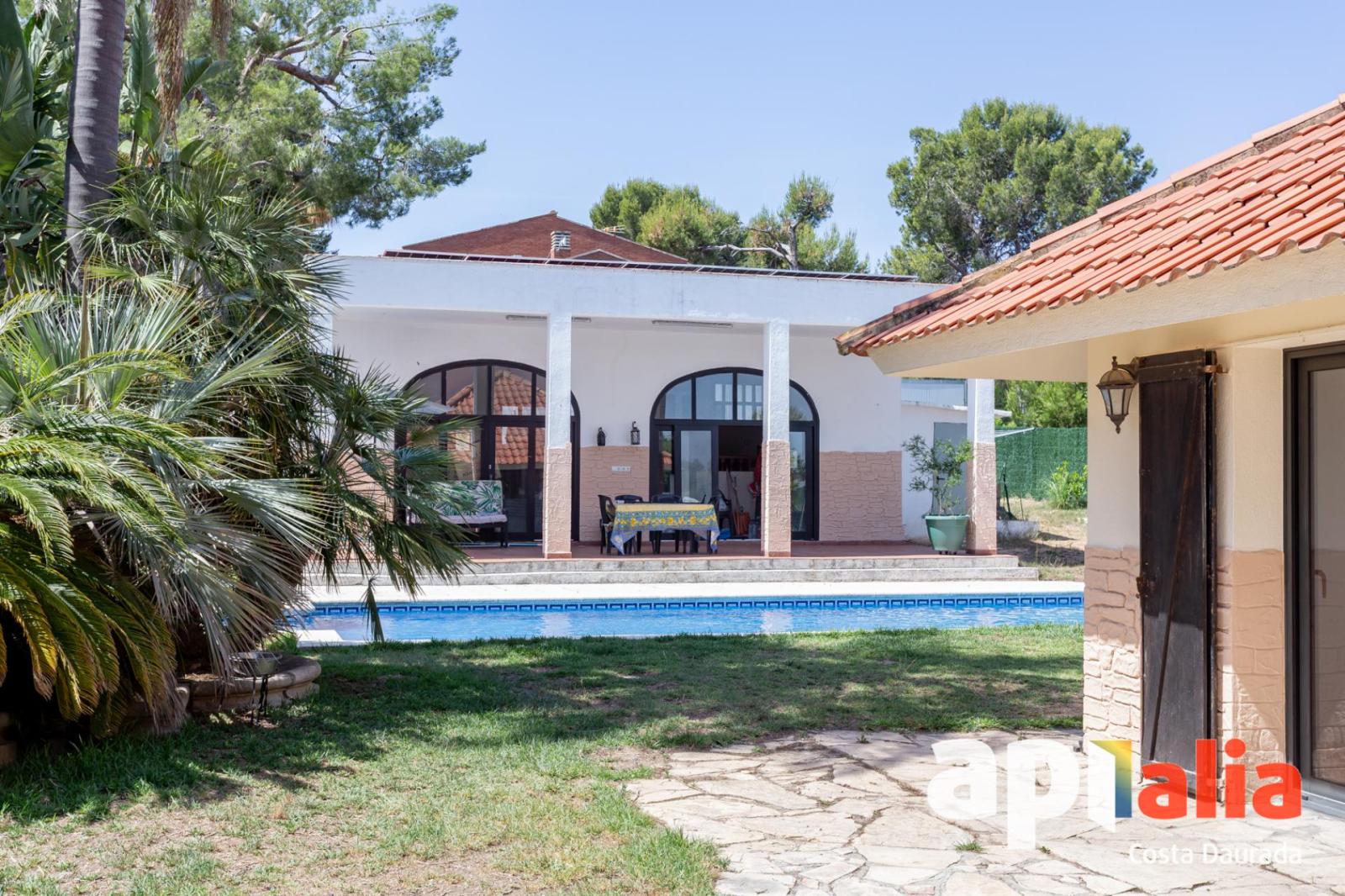 Chalet for Sale in Salou