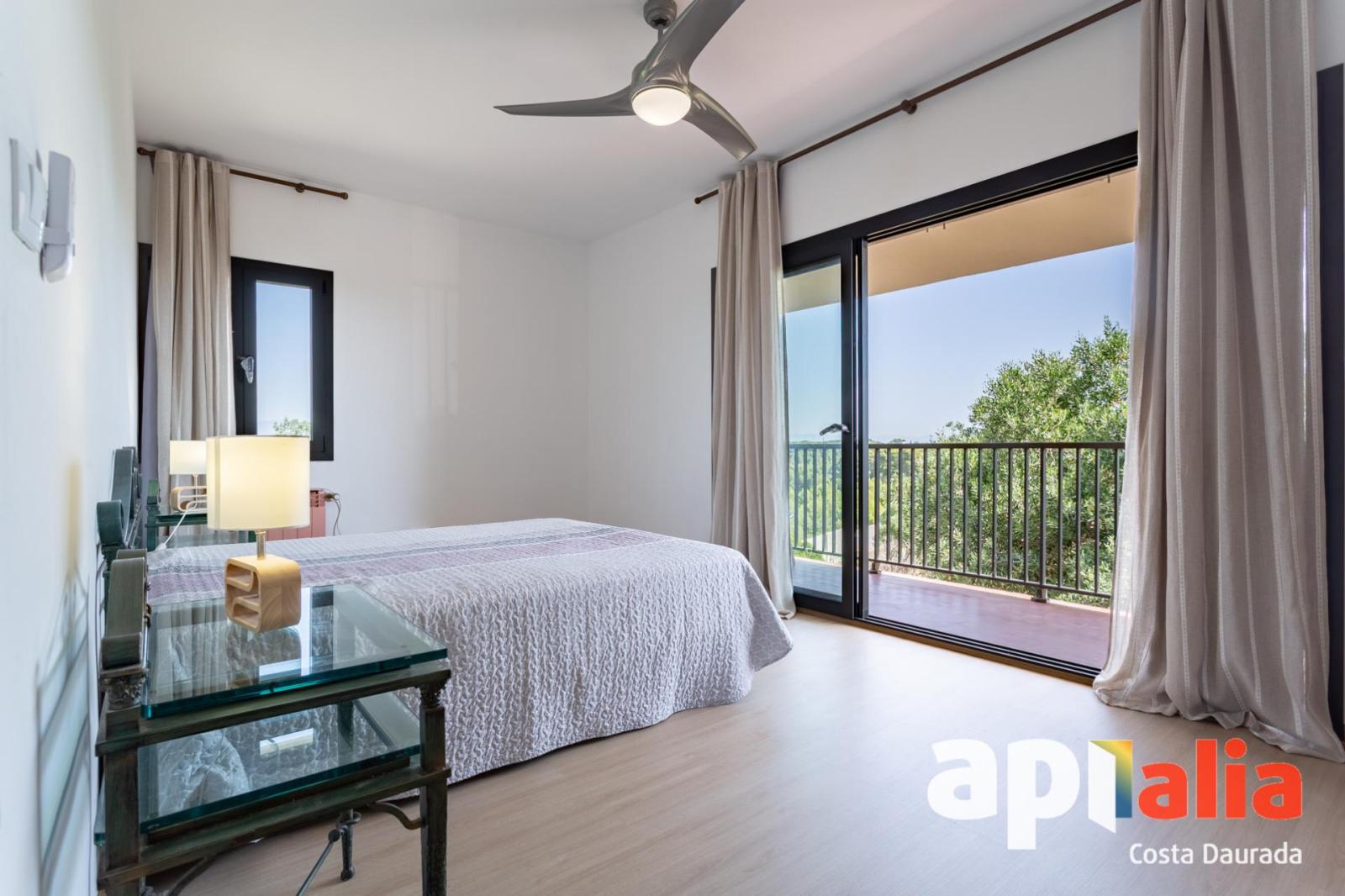 Chalet for Sale in Salou