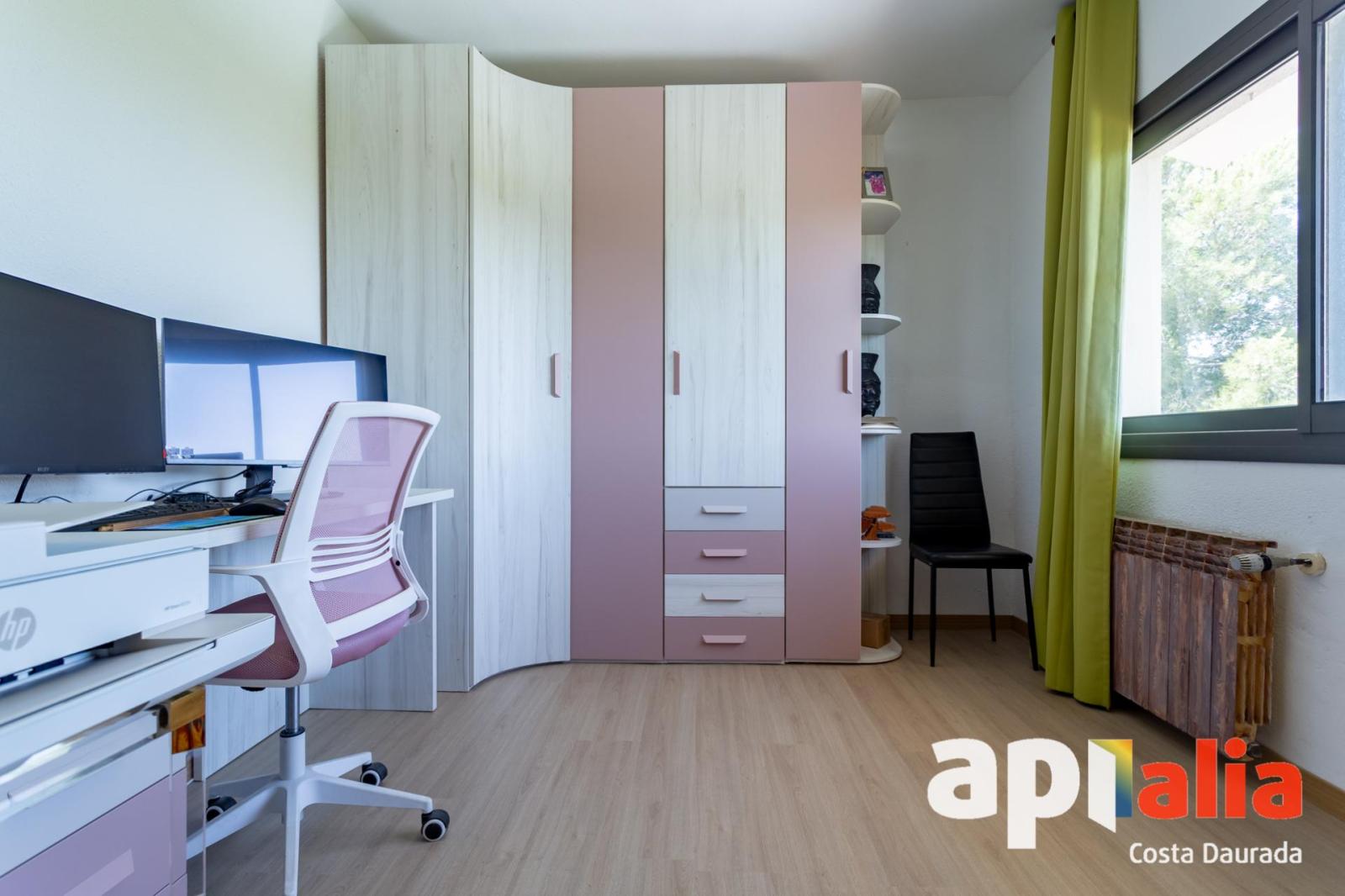 Chalet for Sale in Salou