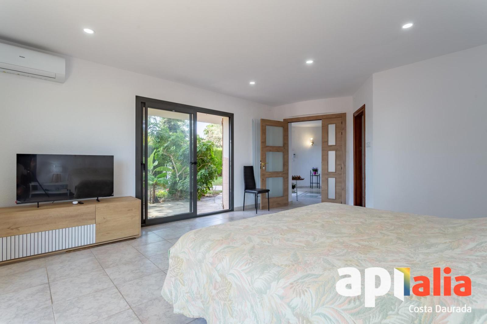 Chalet for Sale in Salou