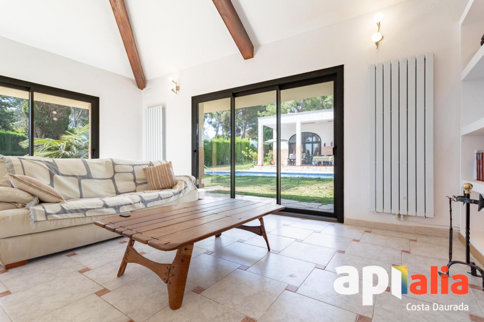 Chalet for Sale in Salou