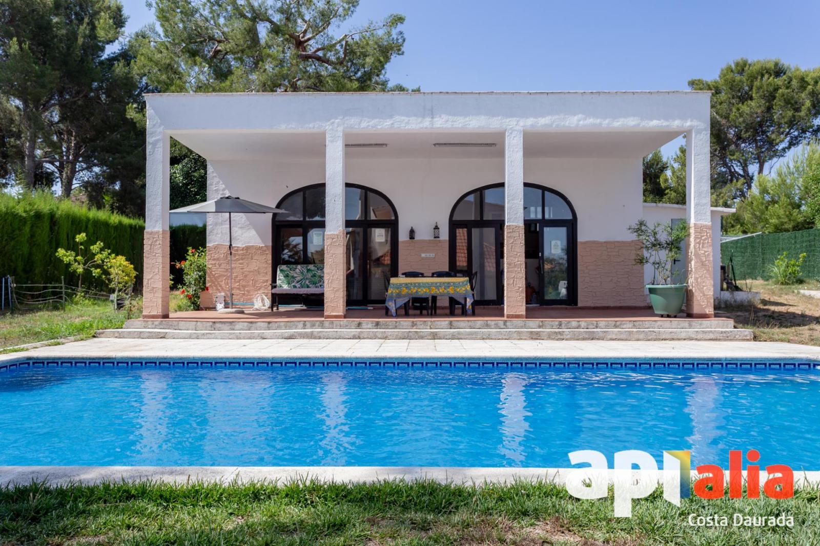 Chalet for Sale in Salou