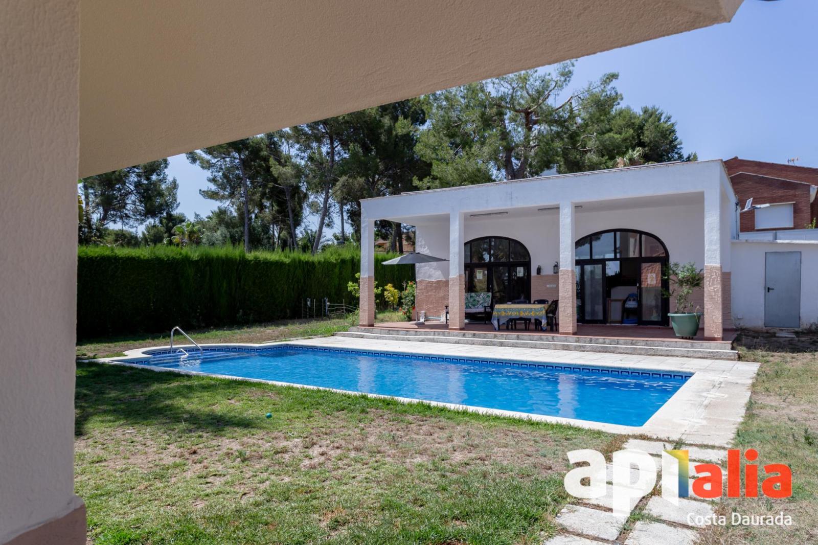 Chalet for Sale in Salou