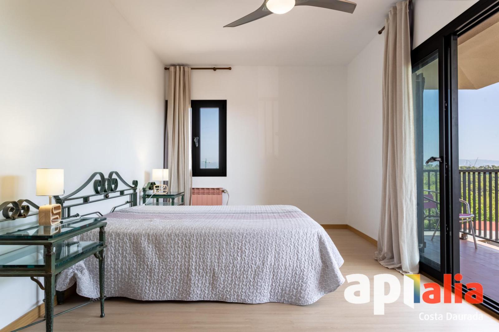 Chalet for Sale in Salou