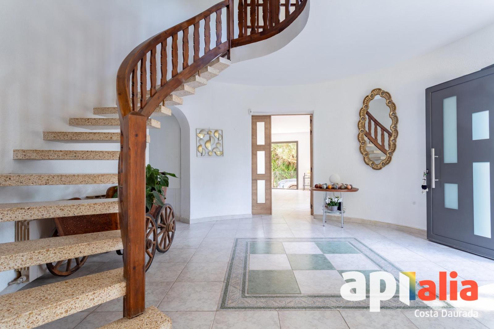 Chalet for Sale in Salou