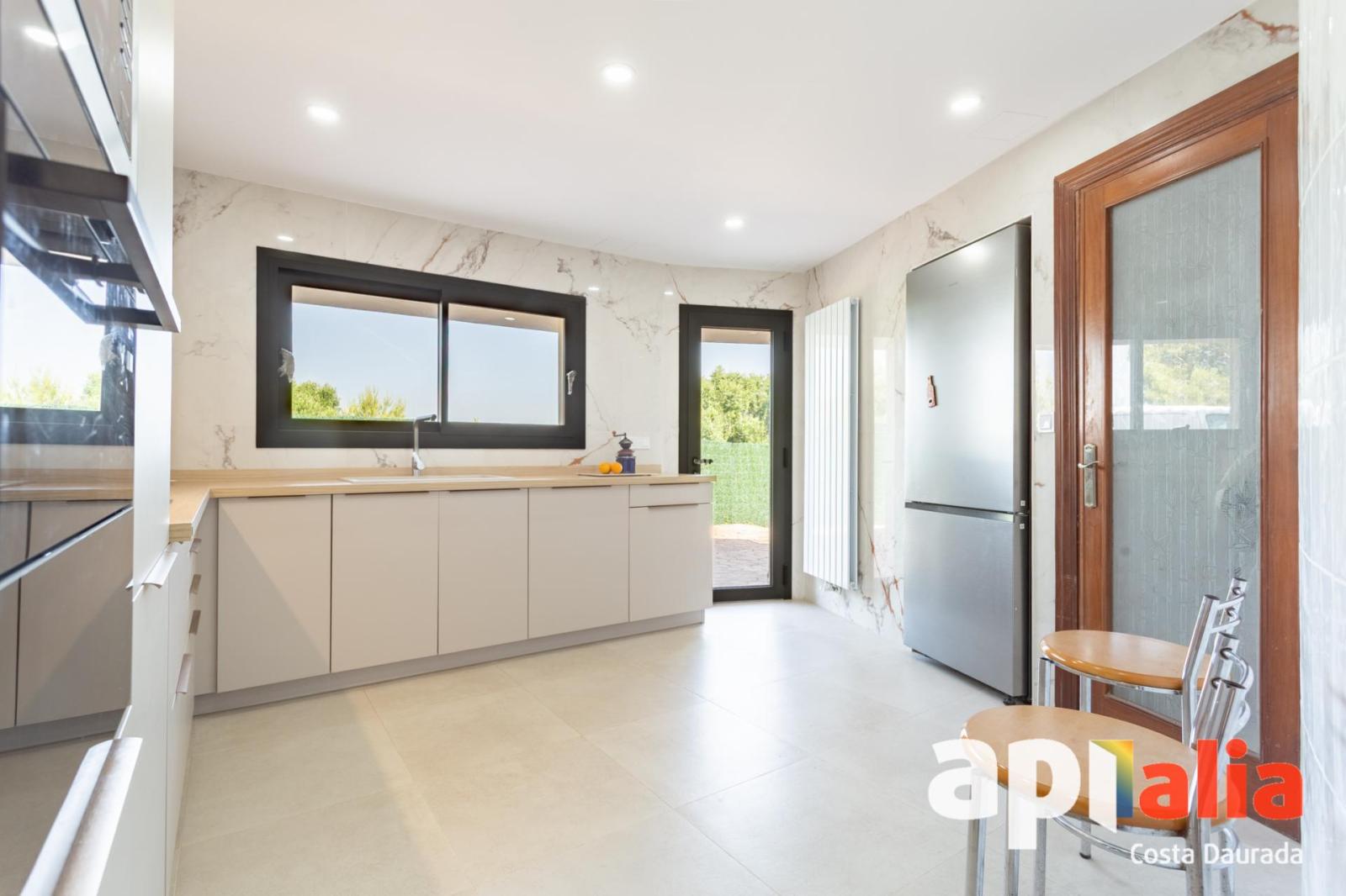 Chalet for Sale in Salou