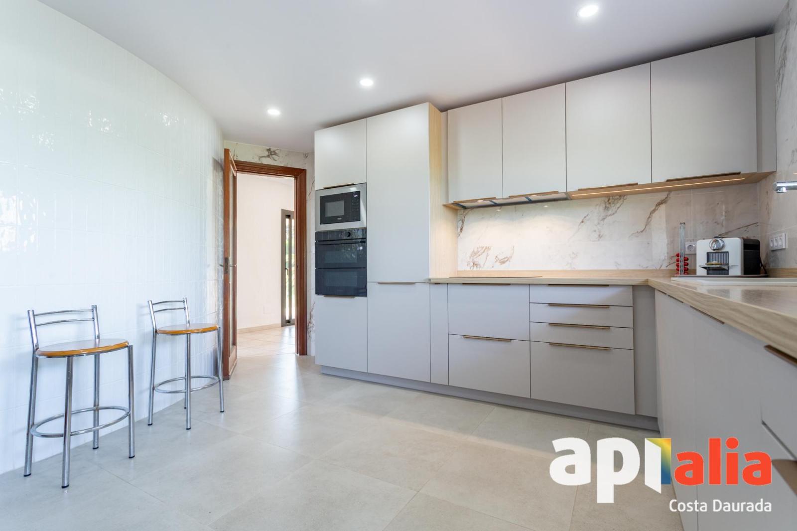 Chalet for Sale in Salou