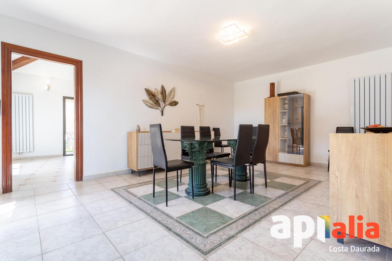 Chalet for Sale in Salou