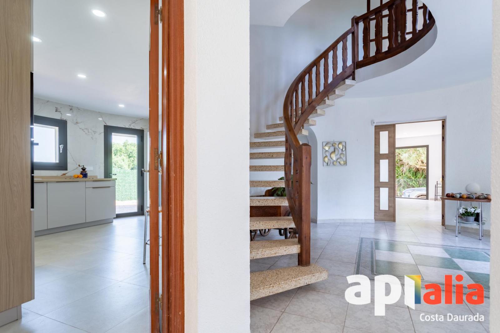 Chalet for Sale in Salou