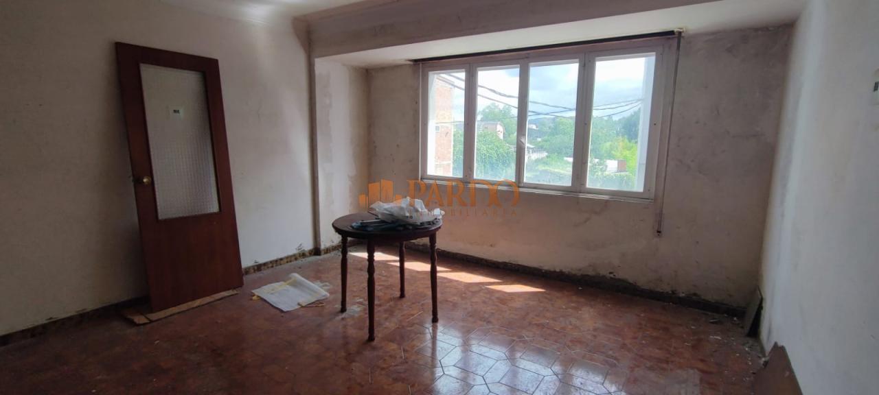 Flat for Sale in Narón