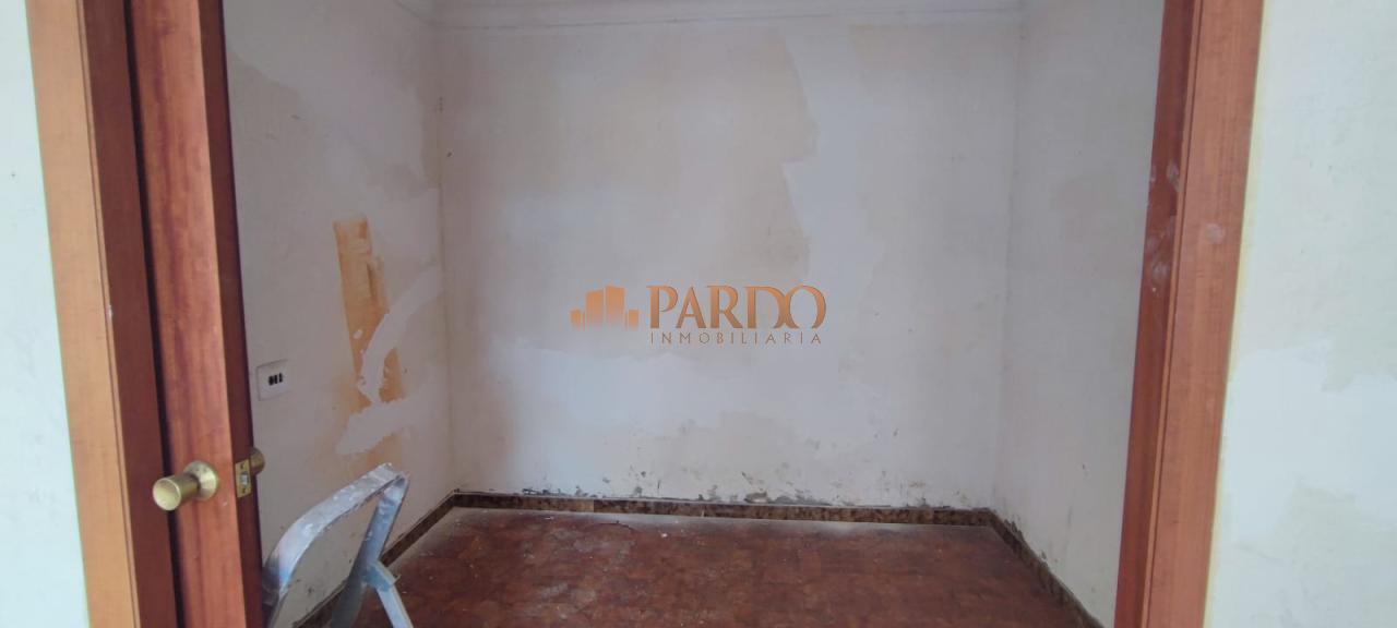 Flat for Sale in Narón