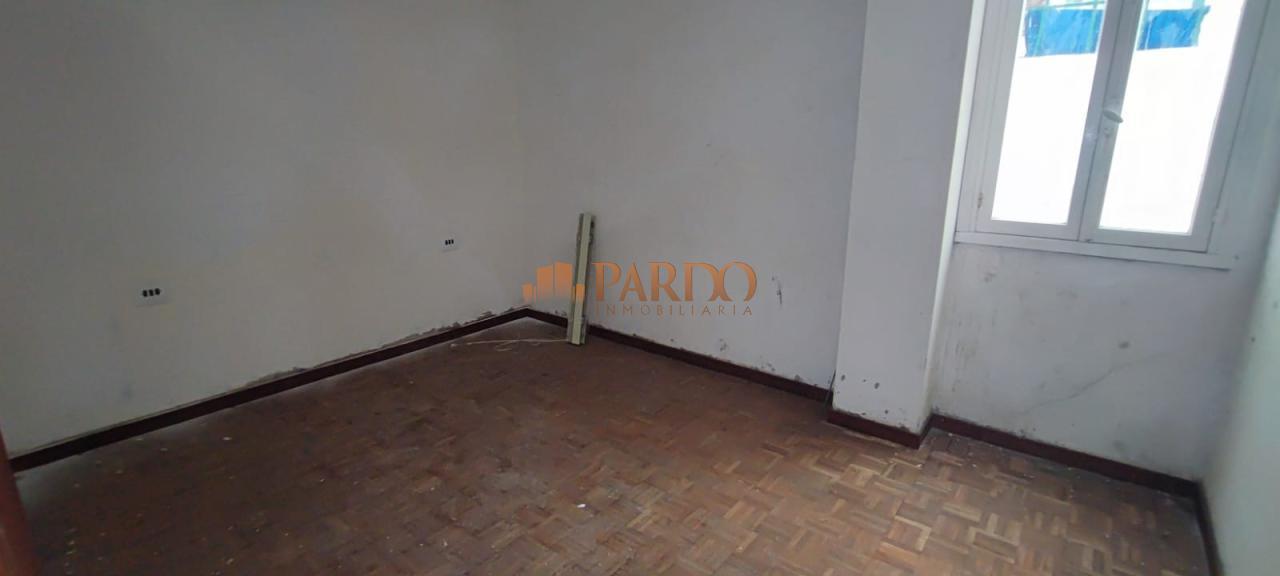 Flat for Sale in Narón