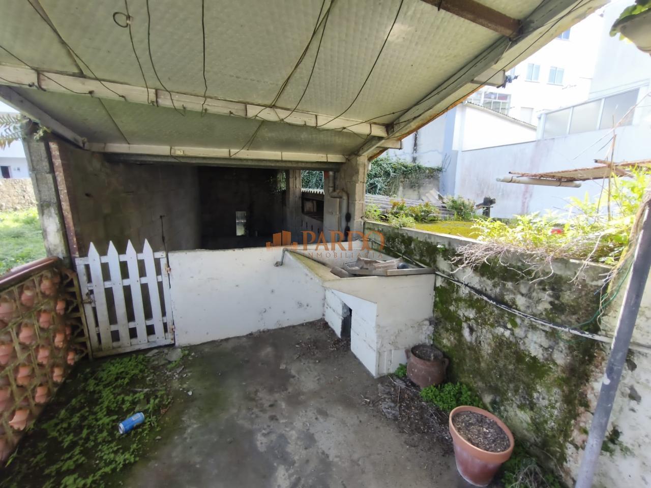 Building for Sale in Neda
