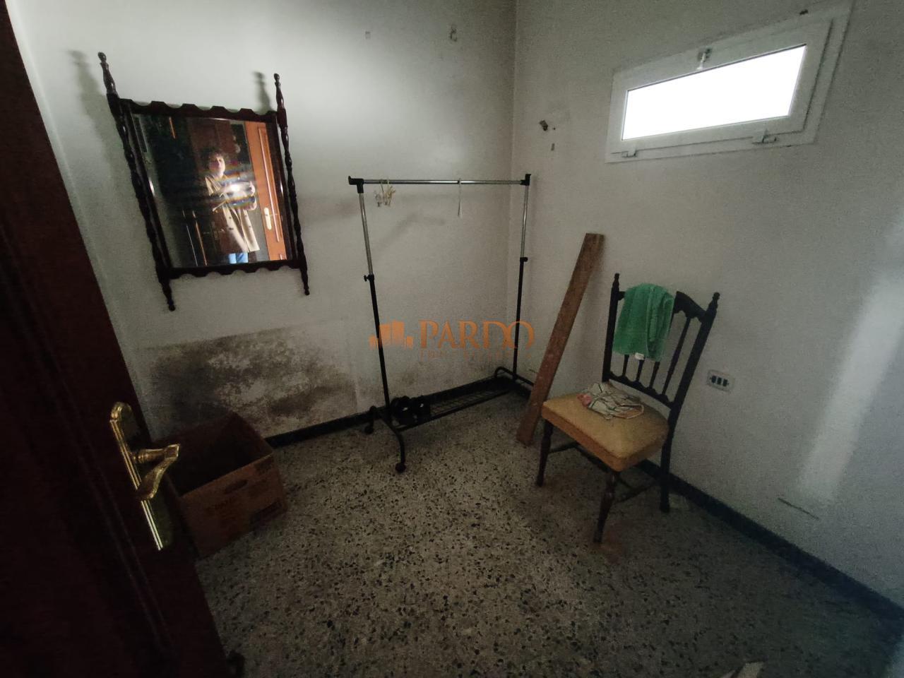 Building for Sale in Neda