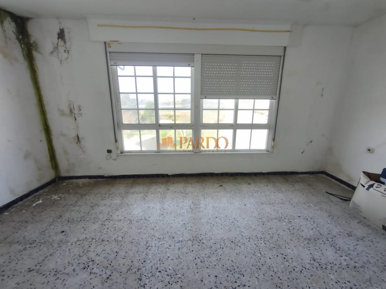 Building for Sale in Neda
