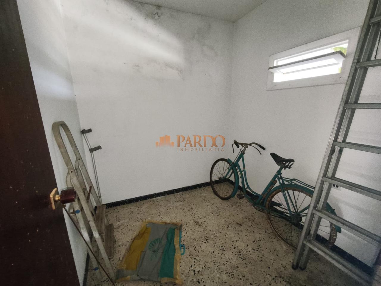 Building for Sale in Neda