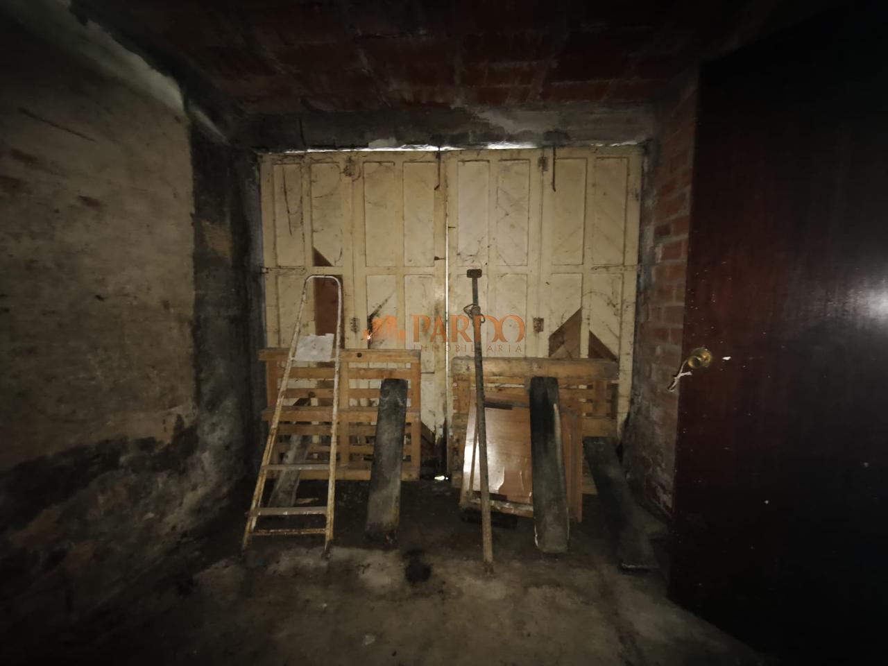 Building for Sale in Neda