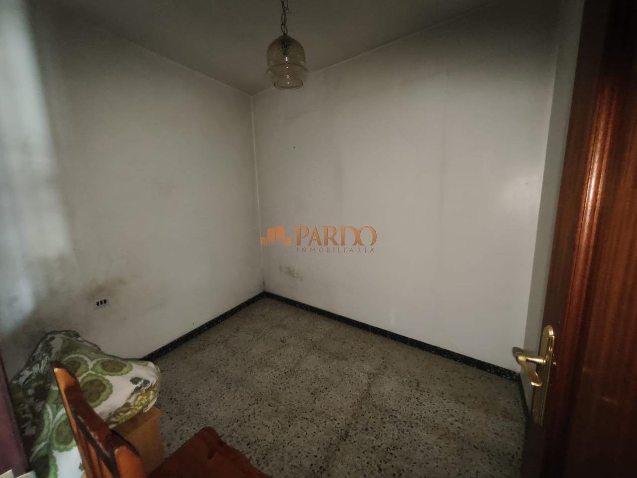 Building for Sale in Neda