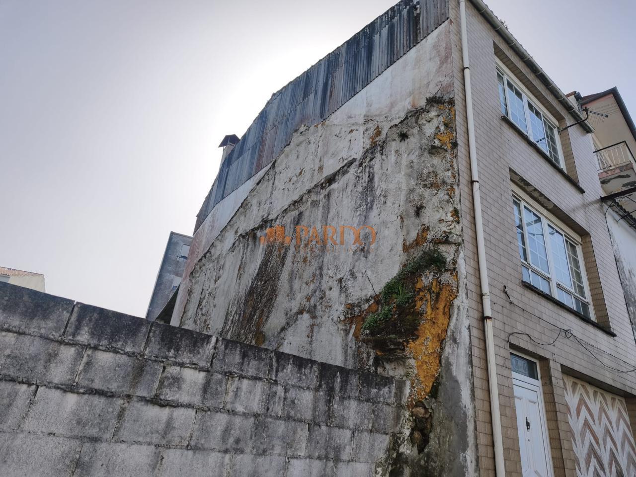 Building for Sale in Neda