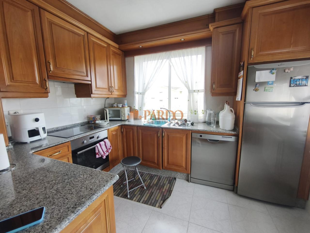 Chalet for Sale in Narón