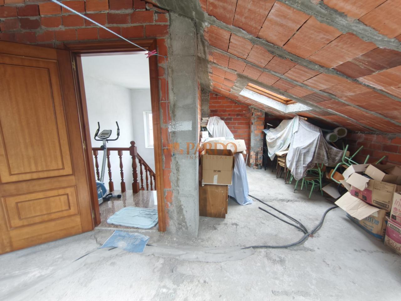 Chalet for Sale in Narón