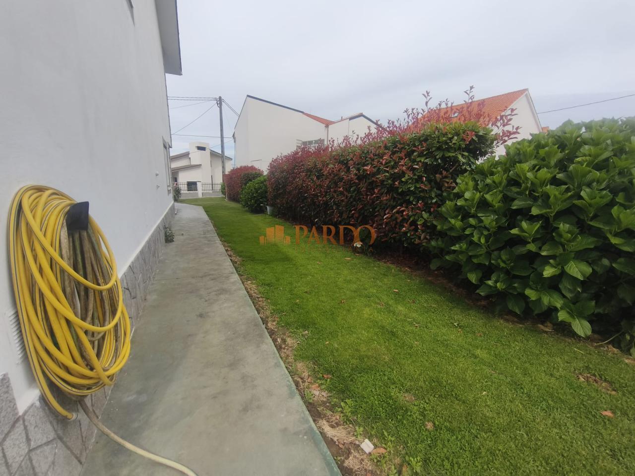 Chalet for Sale in Narón
