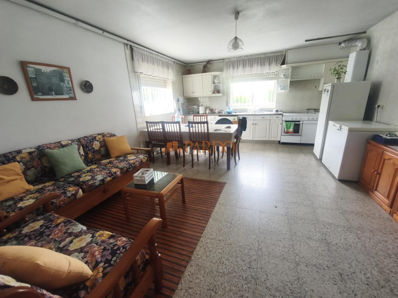 Chalet for Sale in Narón