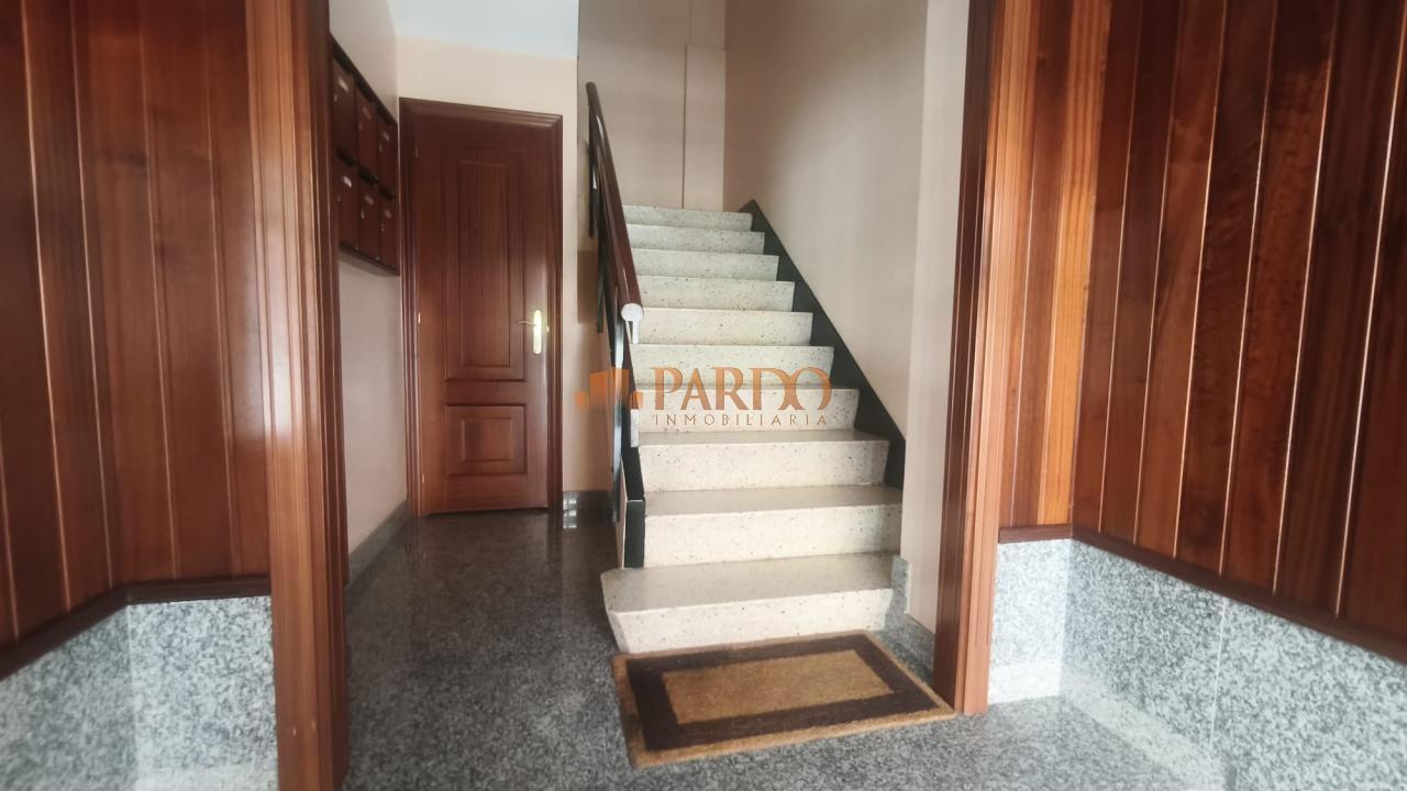 Flat for Sale in Narón