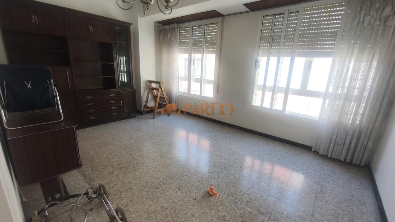 Flat for Sale in Narón
