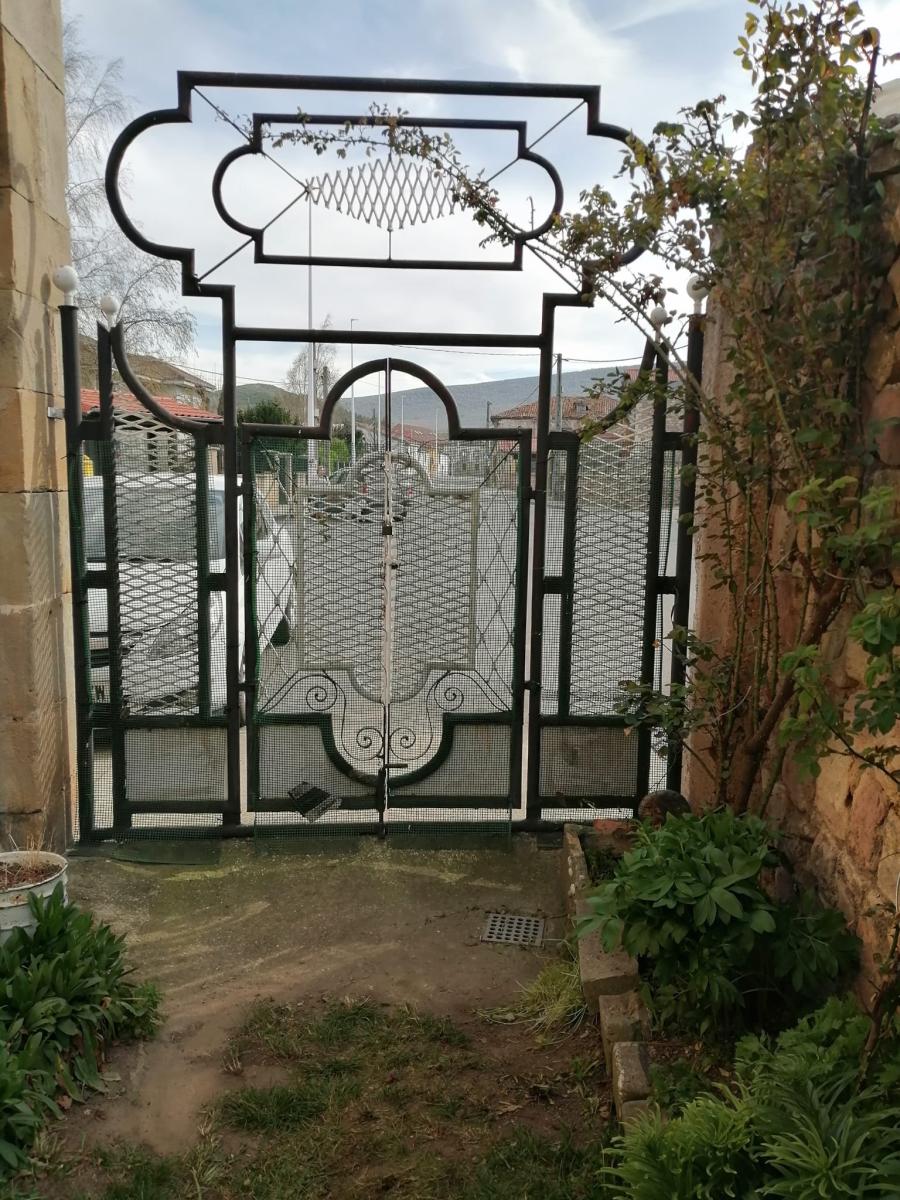 House for Sale in Campoo de Enmedio