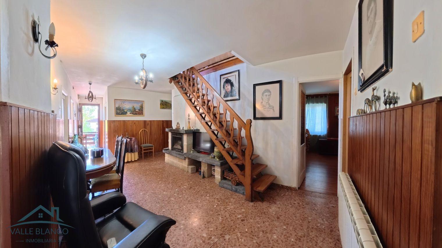 House for Sale in Campoo de Enmedio