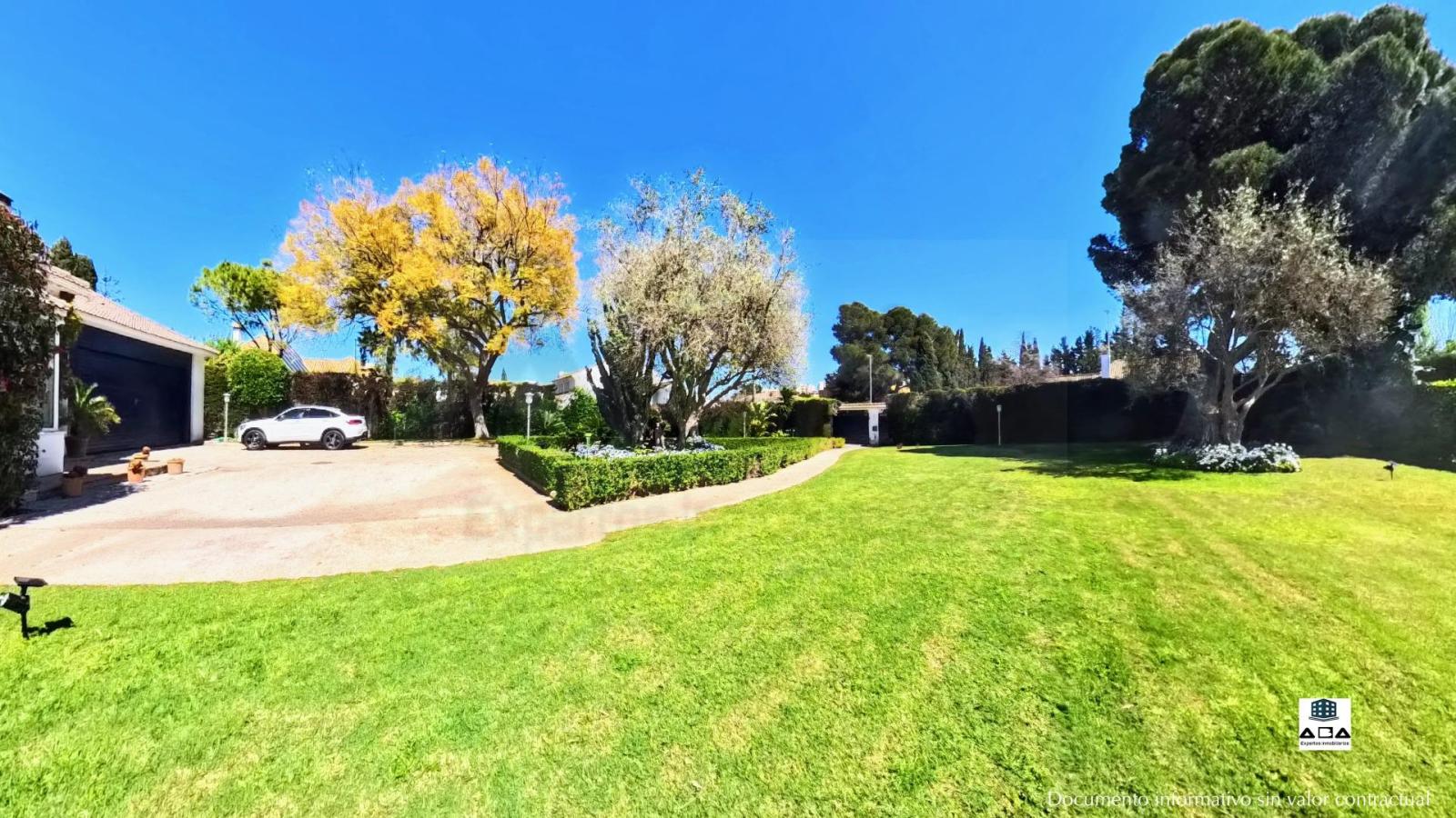 Chalet for Sale in Jerez de la Frontera