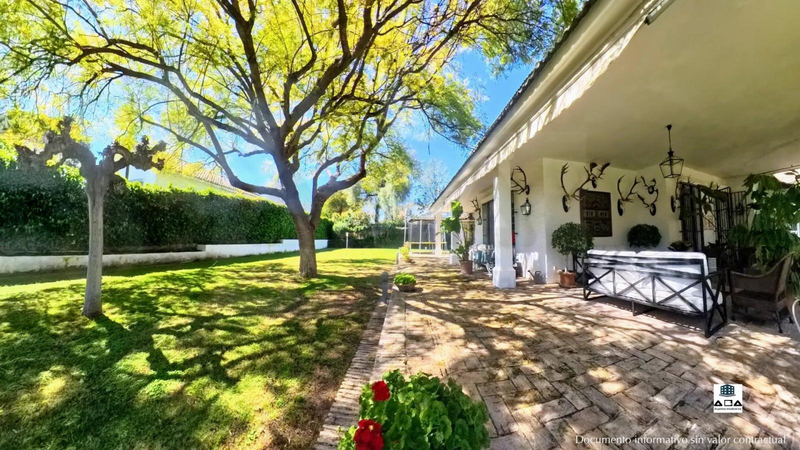 Chalet for Sale in Jerez de la Frontera