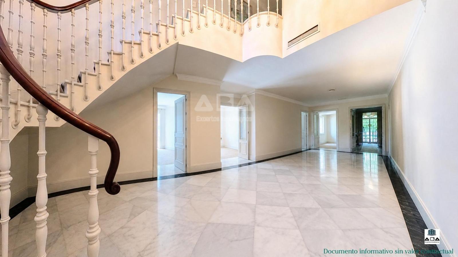 Chalet for Sale in Jerez de la Frontera