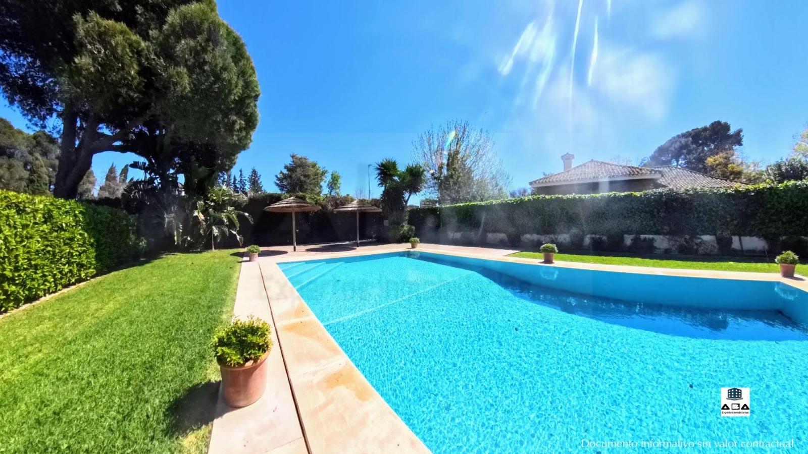 Chalet for Sale in Jerez de la Frontera
