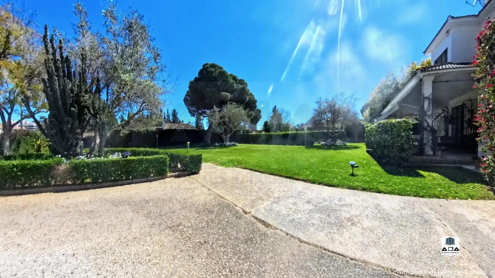 Chalet for Sale in Jerez de la Frontera