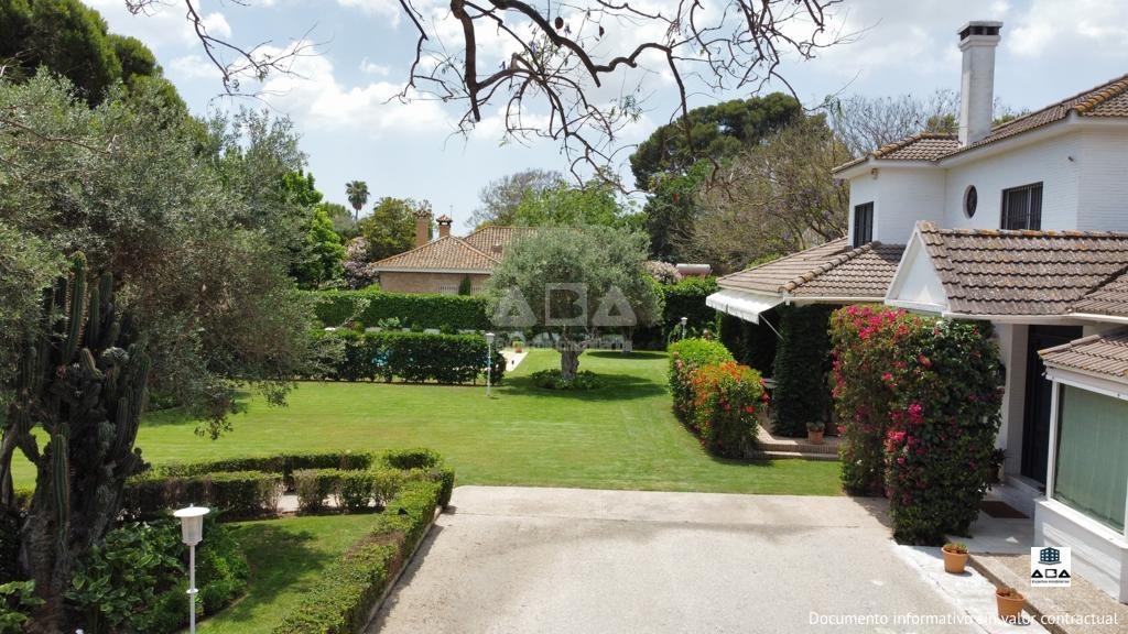 Chalet for Sale in Jerez de la Frontera