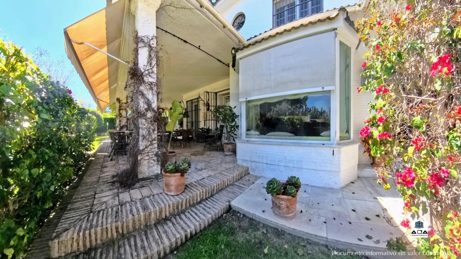 Chalet for Sale in Jerez de la Frontera