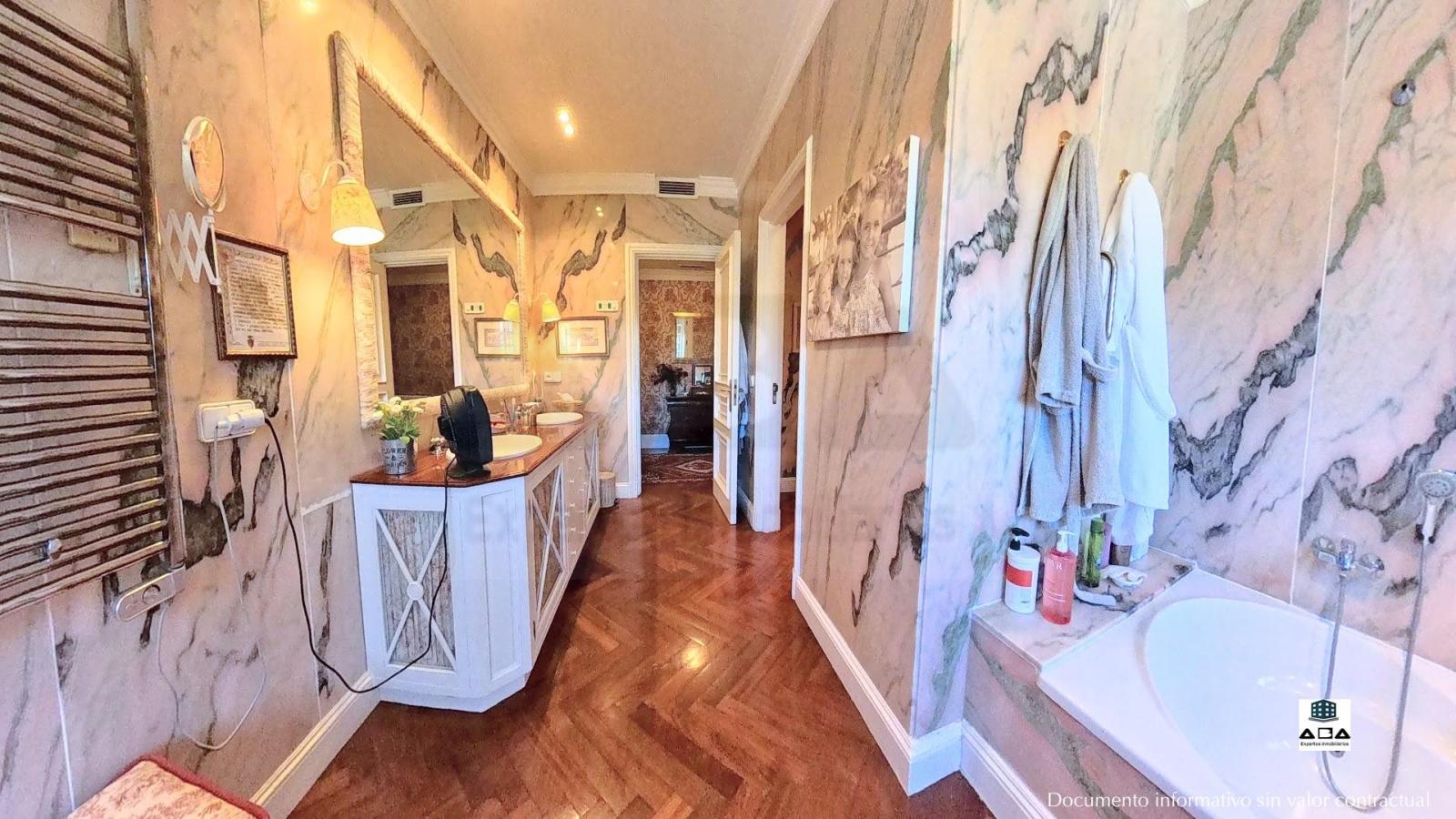 Chalet for Sale in Jerez de la Frontera