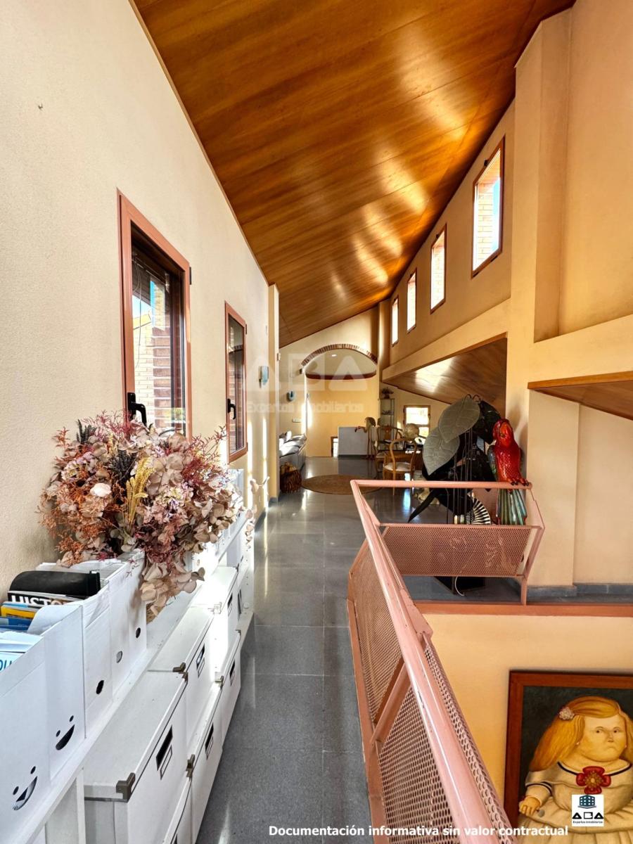Chalet for Sale in Alicante