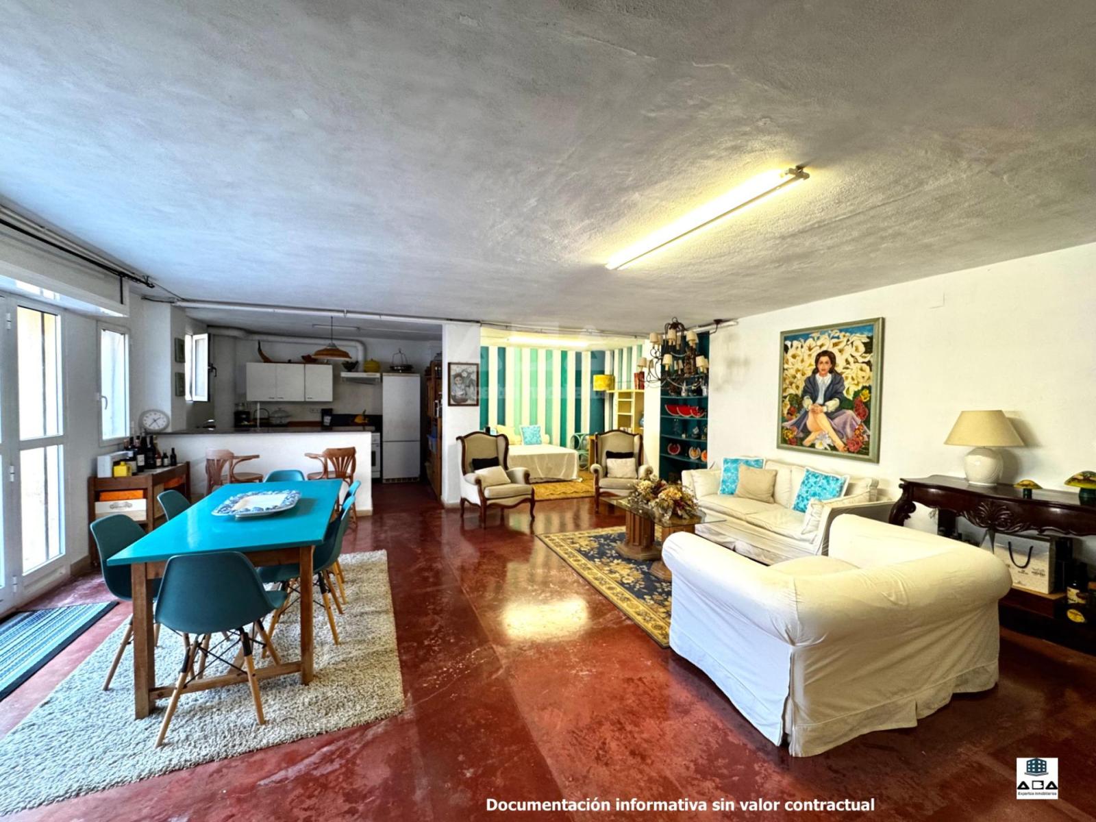 Chalet for Sale in Alicante