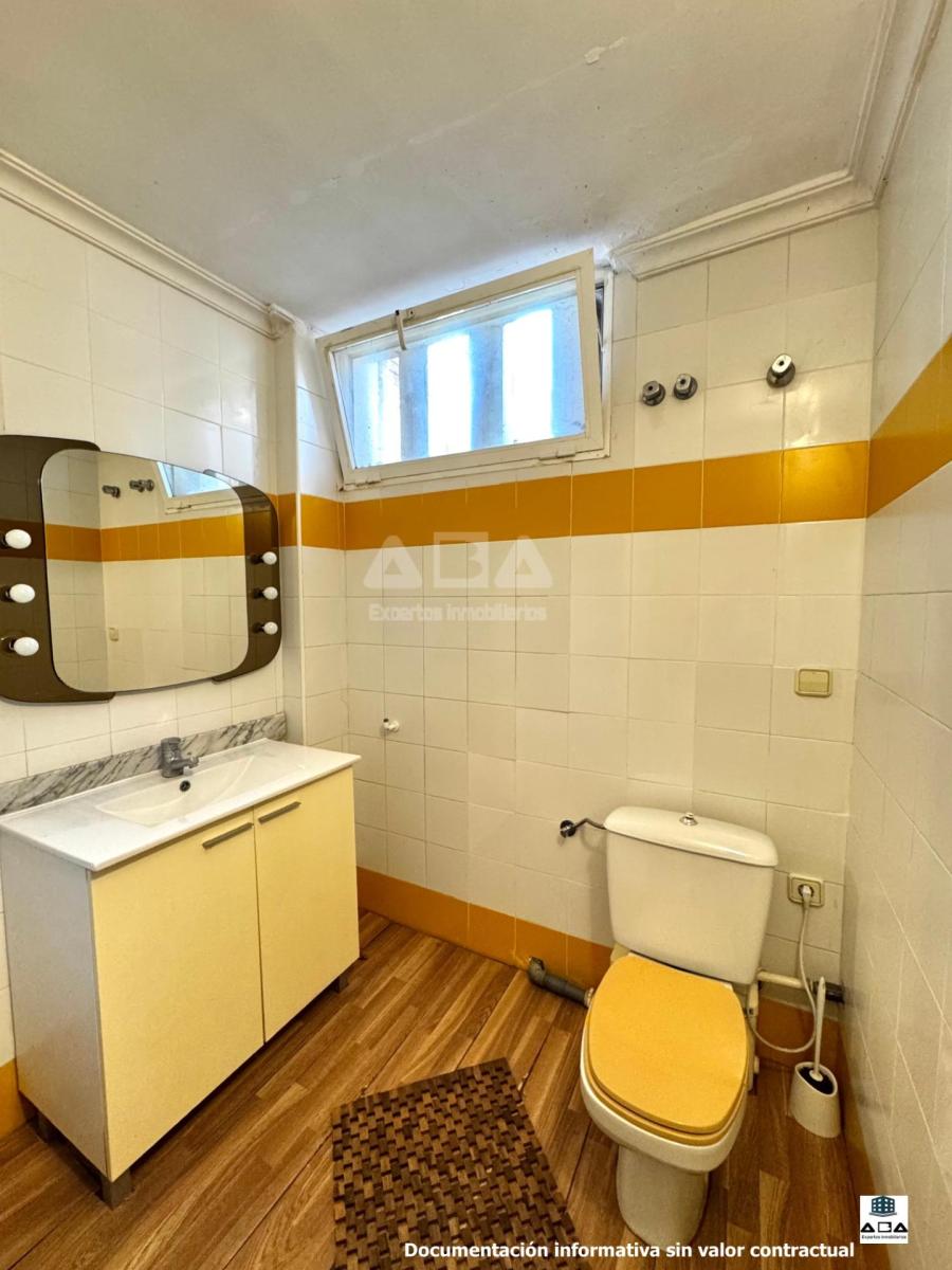 Chalet for Sale in Alicante