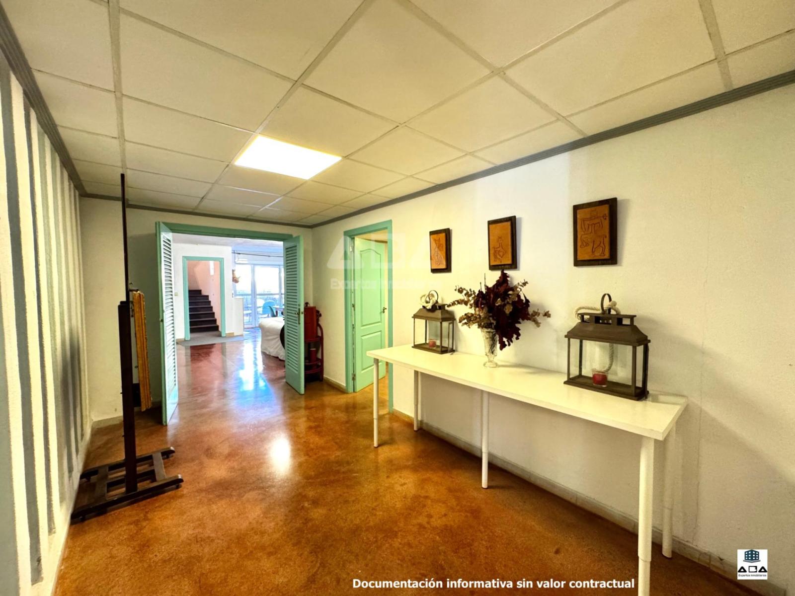 Chalet for Sale in Alicante