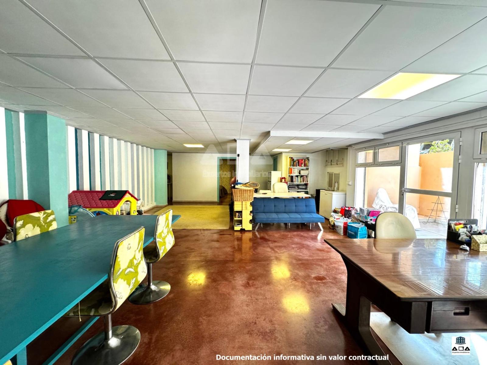 Chalet for Sale in Alicante